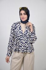 شومیز زنانه ایرین رنگ کرم سورمه ای
