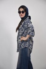 شومیز پیچک زنانه رنگ کرم سورمه ای