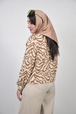 خرید شومیز ایرین طرح ببری رنگ کرم قهوه ای