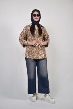 شومیز پنبه ای زنانه پیچک رنگ کرم قهوه ای روشن