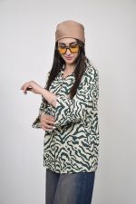 شومیز ببری کد 057 رنگ کرم سبز غازی