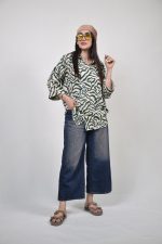 شومیز ببری کد 057 رنگ کرم سبز غازی